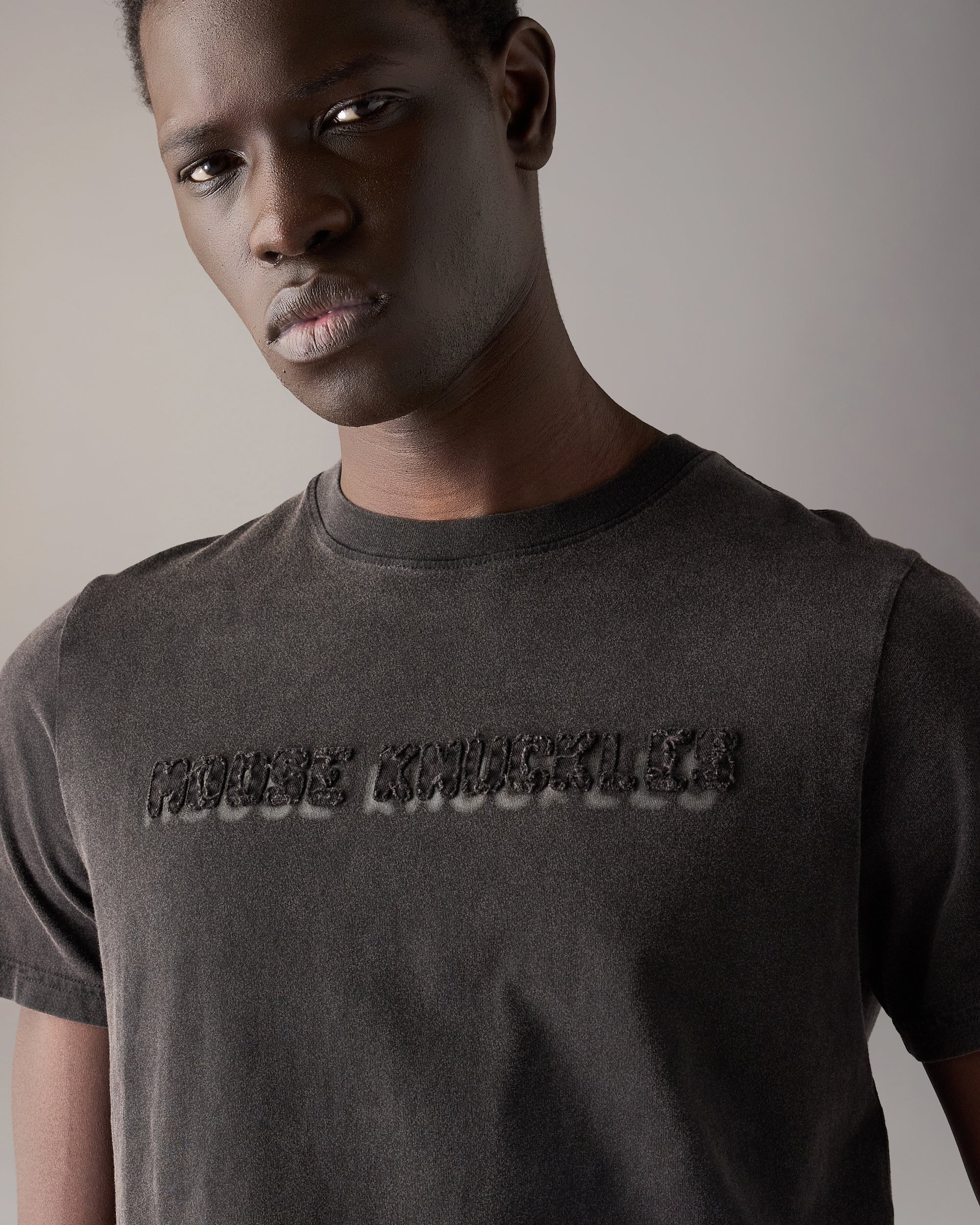 CONNOR LOGO T-SHIRT-BLACK - Image 6
