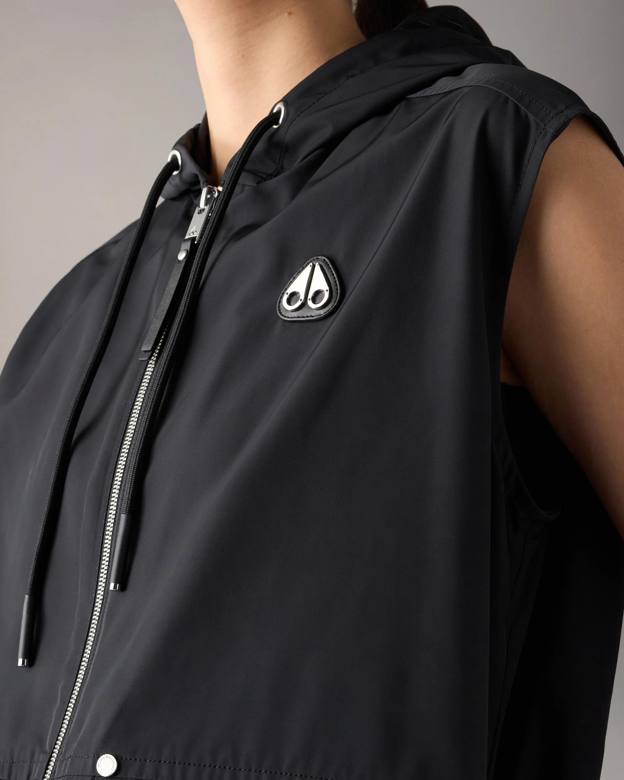 ELEVATE HOODED VEST-BLACK - Image 5