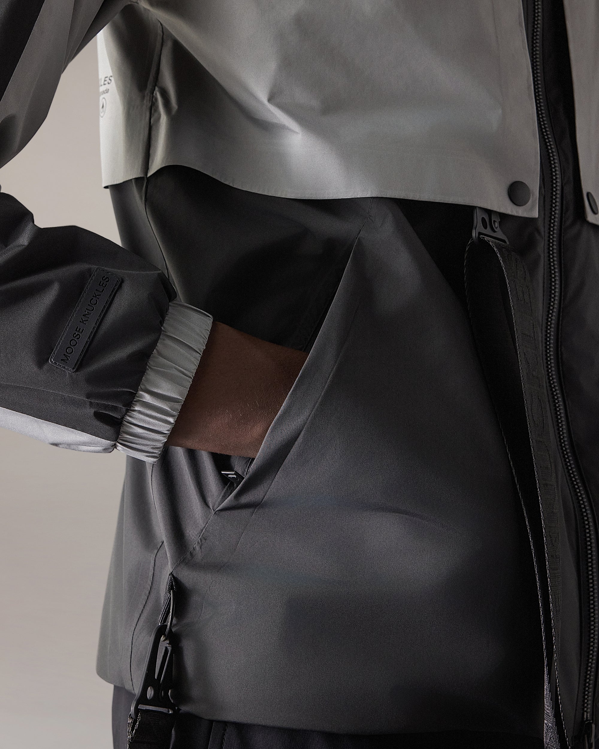 KNOX PACKABLE RAIN JACKET-BLACK/INDUSTRY - Image 7