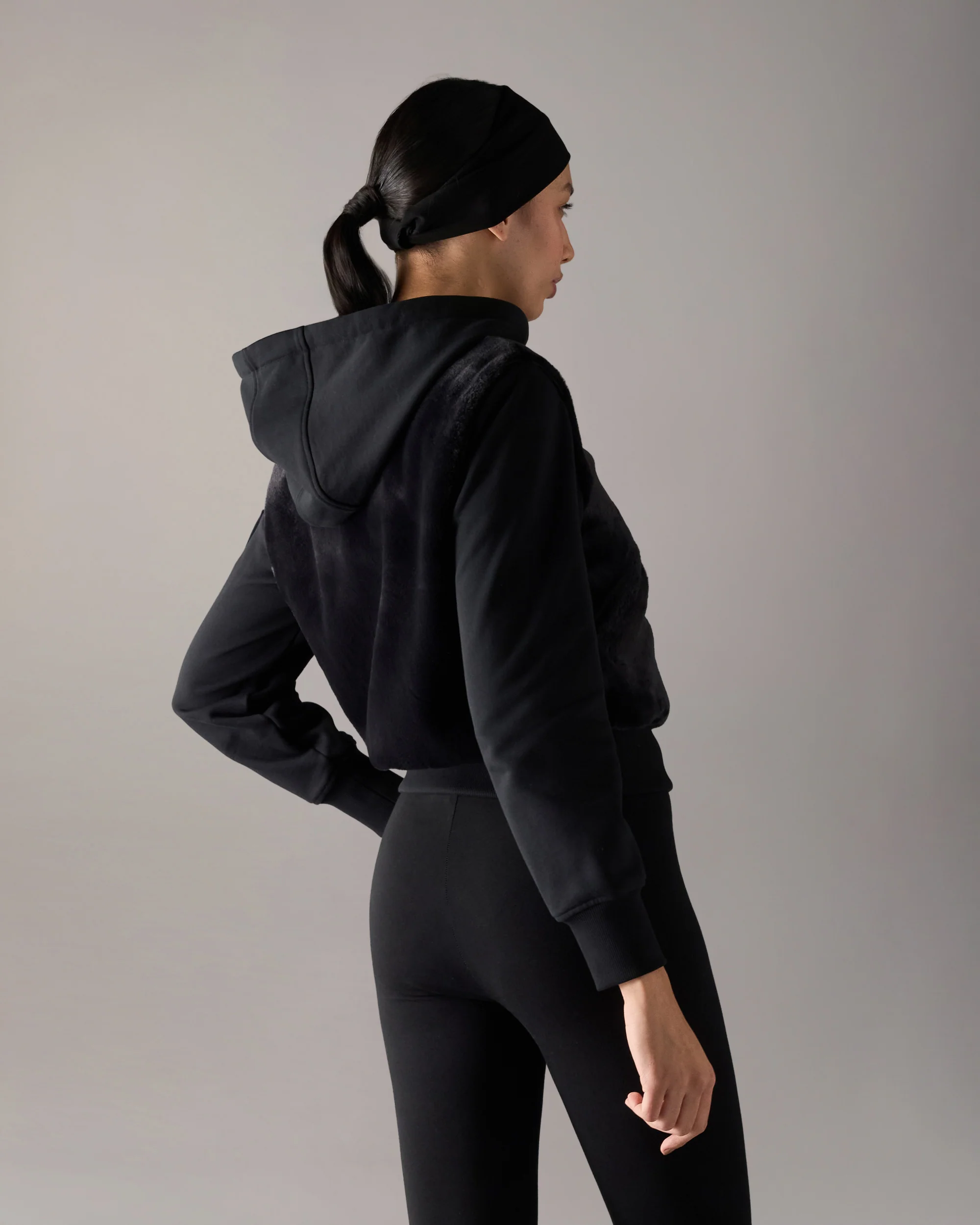 ROSLYN BUNNY HOODIE-BLACK - Image 3